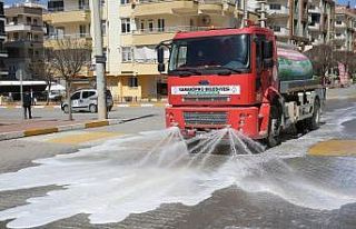 Karaköprü’de yollar dezenfekte edildi