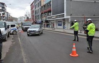 Kars’ta trafik ekiplerinden korona virüs tedbiri