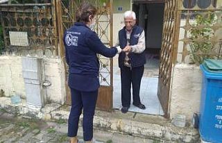 Kartepe Belediyesi, yaşlıların ihtiyaçlarını...