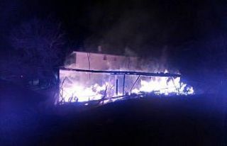 Kastamonu’da geceyi alevler aydınlattı