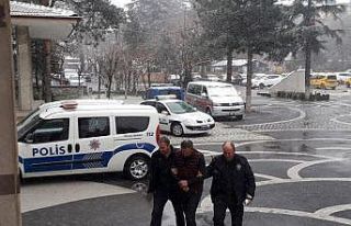 Kavgayı ayırmak isterken tüfekle vurulup yaralandı