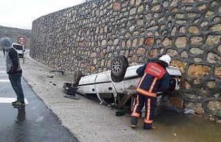 Kayganlaşan yol kazaya neden oldu: 3 yaralı
