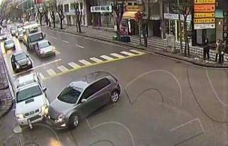 Kaza anları mobese kameralarına yansıdı