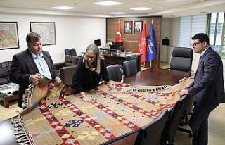 Kınık’ın kilimleri markalaşma yolunda