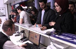 Konya Otogarında öğrenci yoğunluğu