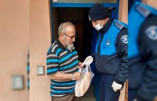 Körfez Zabıtası’ndan yaşlılara tam destek