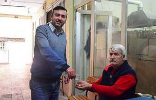 Korona kolonya geleneğini hatırlattı