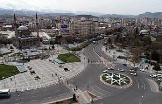 Korona virüs nedeniyle meydanlar boş kaldı