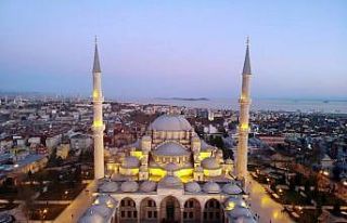 Korona virüsü nedeniyle camiler kandilde boş kaldı