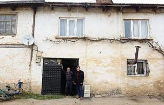 Köyün gençleri evden çıkamayan yaşlıların...