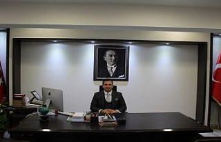 Kozan Kaymakamı işaret dili kullanarak vatandaşları...
