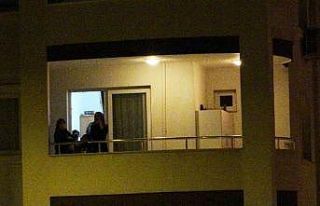 Kozan’da sağlıkçılara alkışlı ve darbukalı...