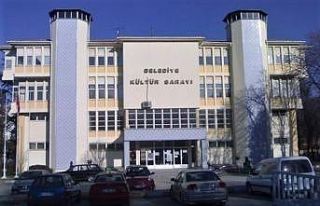 Kültür Sarayı yıkılıyor