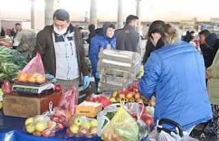 Kuyucak’ta pazar yerlerinde Korona virüs riskine...