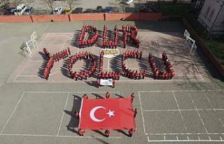 Lise öğrencilerinden anlamlı koreografi