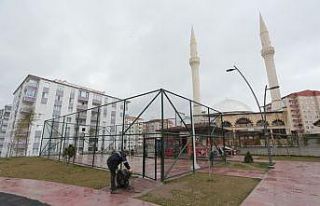 Mahallelerdeki spor sahaları kullanıma kapatıldı