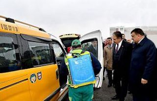 Malatya’da taksi ve servis araçları dezenfekte...