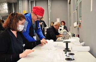 Manisa Şehir Hastanesi maske talebini kendi karşılıyor