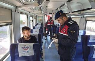 Manisa’da jandarmadan trende asayiş uygulaması