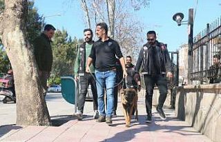 Manisa’da okul önlerinde narkotik denetimi