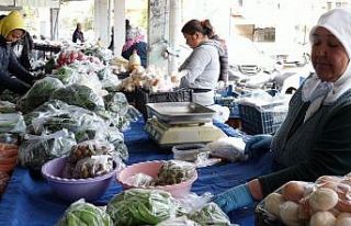 Marmaris semt pazarında elle temas yok