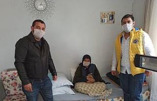 Marmaris’te AK Partili gençlerden örnek davranış