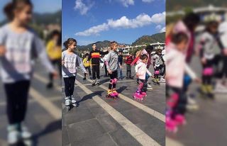 Marmaris’te çocuklarla paten etkinliği