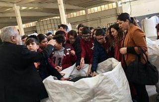MER Koleji öğrencileri geri dönüşüm tesisini...