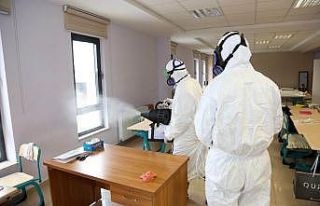 Meram’da toplu alanlar koronavirüse karşı ilaçlanıyor