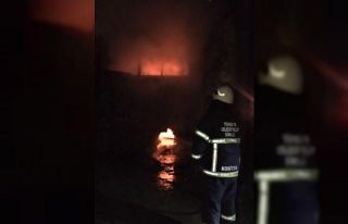 Metruk binada çıkan yangın korkuttu