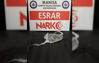 Mezarlıkta uyuşturucu ticaretine suçüstü