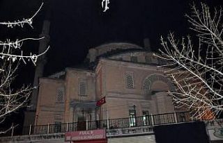 Minarelerden dualar yükseldi