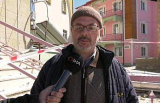Minarenin külahı uçtu, imam sosyal medyadan öğrendi