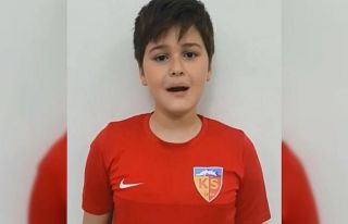 Minik futbolculardan ’Evde Kal’ çağrısı