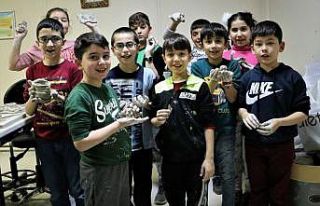 Minikler hünerlerini çamurda sergiliyor