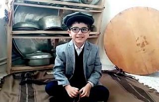 Miniklerin ‘evde kal’ mesajı gülümsetti