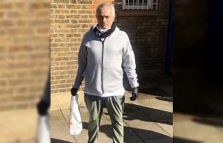 Mourinho, kimsesizlerin yardımına koşuyor