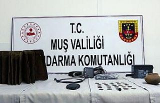 Muş’ta 1 milyon 250 bin dolar değer biçilen Tevrat...