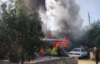 Müstakil ev alev topuna döndü, mahalleli panik...