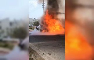 Nakliye tırı cayır cayır yandı