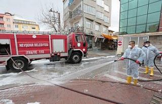 Nevşehir’de caddeler dezenfekte ediliyor