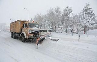 Nevşehir’de karla mücadele çalışmaları sürüyor