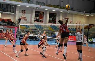 Nilüfer’in sultanları Beşiktaş’ı 3-0 yendi