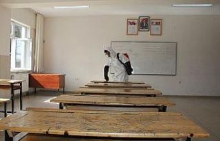 Öğrencilerden koronaya karşı dezenfektan