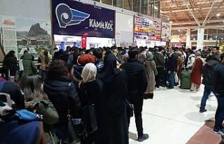 Okulların tatil edilmesiyle otogarlarda yoğunluk...