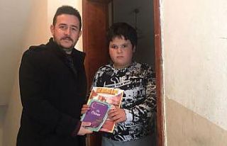 "Okuyan Kazanır" dedi çocuklara kitap...