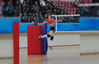 OSB Teknik Koleji Atletikspor Kaptanı Beyza: "Emeğimizin...