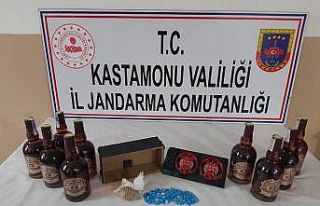 Otobüsteki yolcunun çantasında uyuşturucu zulası...