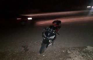 Otomobil ile çarpışan motosiklet sürücüsü ağır...