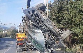 Otomobil tarlaya uçtu; 2 yaralı